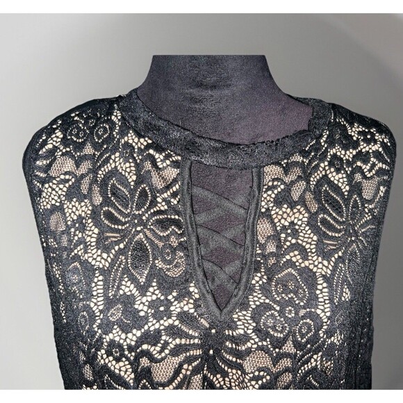 LIBERTY LOVE Black Lace Sleeveless Blouse V Neck Size 2XL NWT - Picture 2 of 8